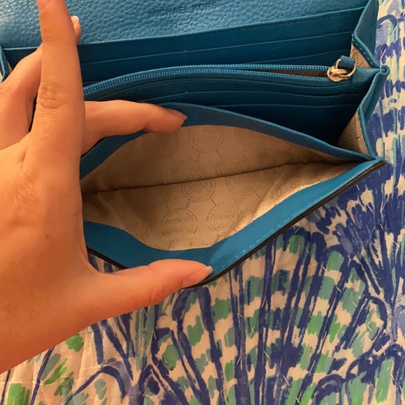 Blue Michael Kors continental wallet - Picture 4 of 7